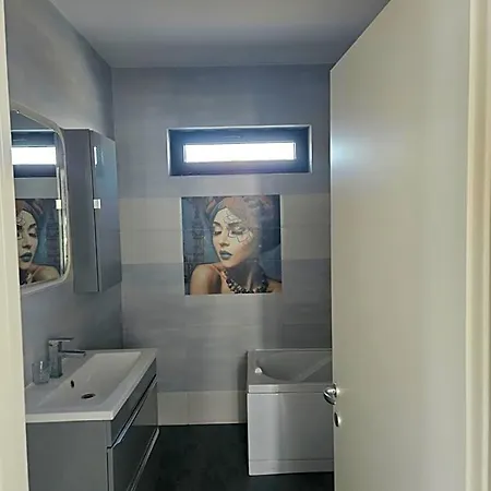 Hotel 10housemamaia